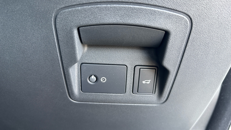 Land Rover Range Rover Velar 2.0 D200 R-Dynamic S 5dr Auto Diesel Estate